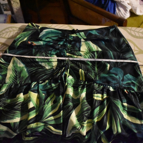 Tropical Resortwear Set (Cropped top and Maxi Skirt) - Picture 8 of 9